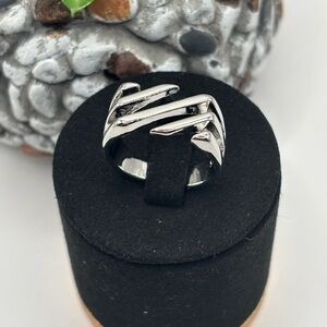 *NEW* 925 Silver Abstract Line Ring